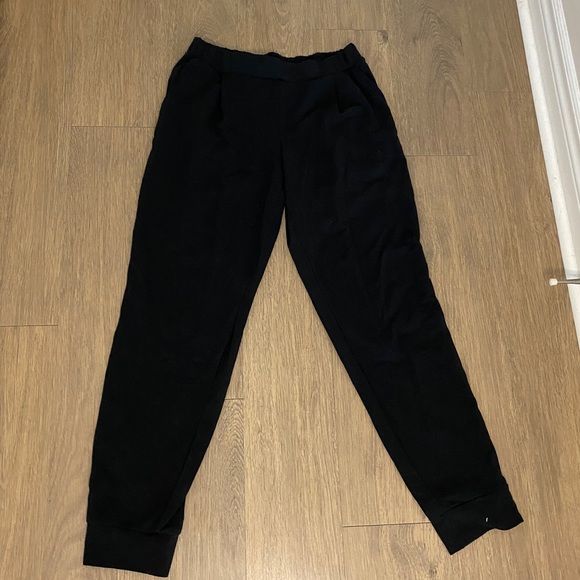 Uniqlo Pants - 🦖 Uniqlo Airism Joggers 3/$25